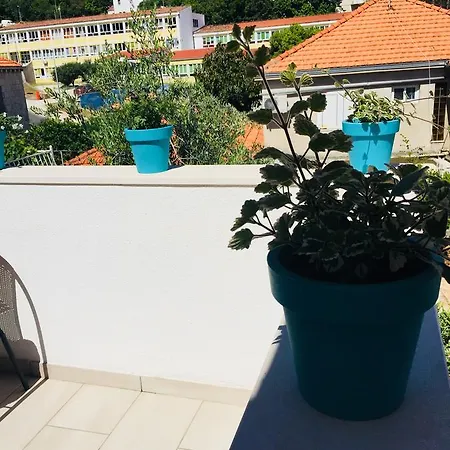 아파트 Paula